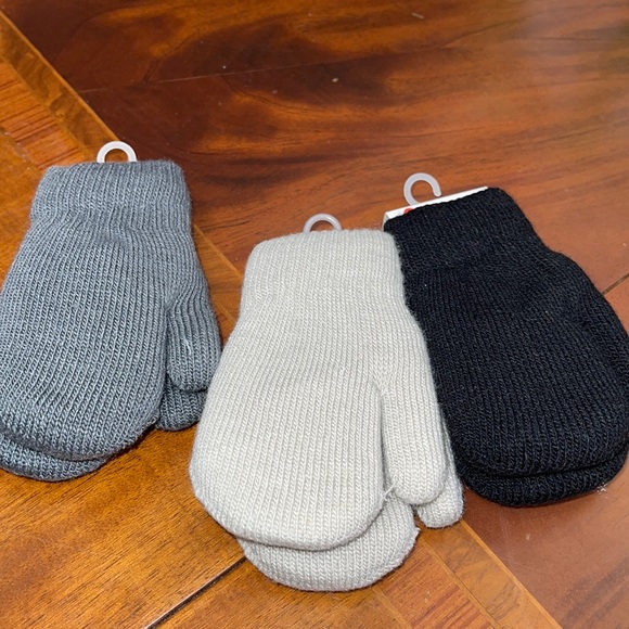 2 Layer Gloves with soft linings NWT set of 3 - Picture 2 of 2